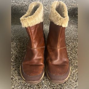 Chaco Women’s Borealis Waterproof Leather Boots